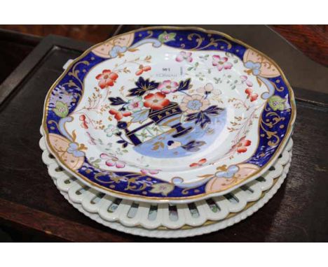 LOT OF CERAMIC PLATES
including Wedgwood, Wood & Sons, indian tree, etc