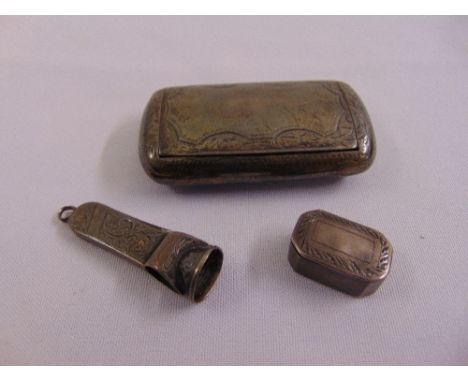 A Georgian silver vinaigrette, a silver snuff box with flush hinged cover and a silver cigar cutter
