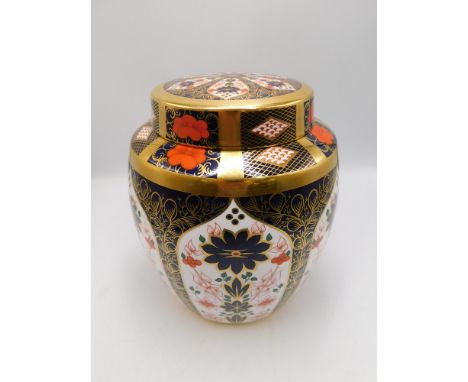 A large 22cm Royal Crown Derby Imari 1128 pattern SGB ginger jar, in good condition with no chips, cracks or restoration , fa