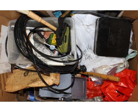 A collection of assorted model railway tools, parts and more including digital caliper, brushes and more. Mixed condition. Pl
