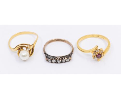 Three stone-set gold rings, including an early 20th century five stone diamond 15ct gold boat head ring, width approx 3mm, si