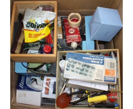 A collection of assorted model railway tools, smokebox rings, door saddle and parts. Mixed condition generally good. Please a