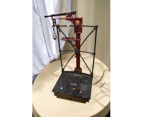 Set of vintage Cooper &amp; Metcalf of Norwich floor standing agricultural weighing scales in cast iron, great condition, 120