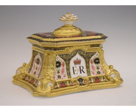 Royal Crown Derby casket, commemorating the Diamond Jubilee of H.M. Queen Elizabeth II 2012, decorated in the Imari palette, 