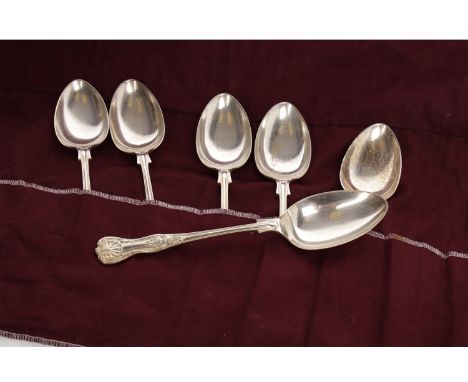 ELIZABETH II PART CANTEEN OF SILVER CUTLERYby Carrs Sheffield 2001-7, comprising twelve table forks, twelve silver mounted ta