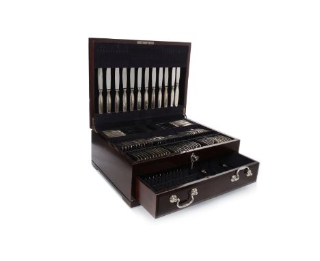 MID-20TH CENTURY CANTEEN OF ITALIAN SILVER CUTLERYmaker Clementi Fabbrica Argentiria, Italy, 800 silver, comprising twenty-fo