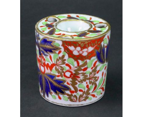 A Chamberlains Worcester inkwell, circa 1810, of drum form, painted with the 'Finger and Thumb' pattern, red painted pattern 