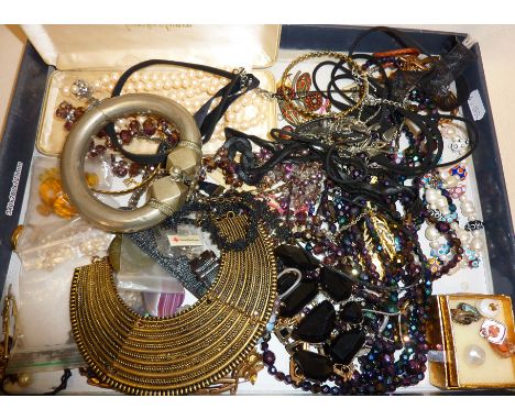 Assorted costume jewellery, inc. a Tribal Art manila type bangle bracelet