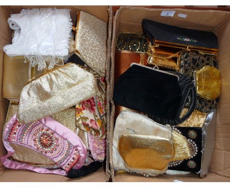 Large quantity of assorted vintage ladies clutch and evening bags (2 boxes)