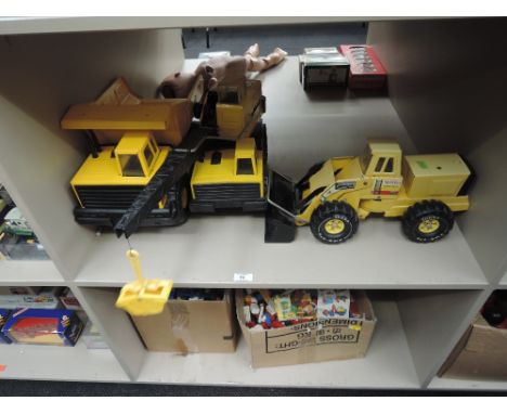 Three vintage Tonka large scale pressed steel machines, Crane, Dumper and Loader 