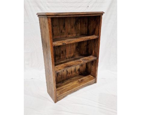 20th century oak three-shelf bookcase, 80.5cm wide&nbsp;