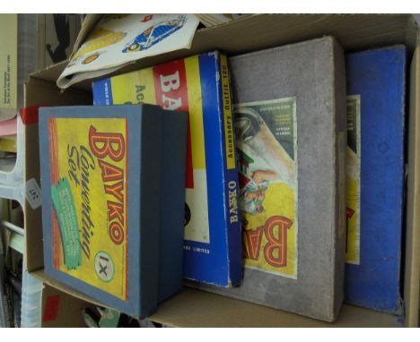 Box containing original boxed Bayko building sets and accessory outfit (4 boxes in total)