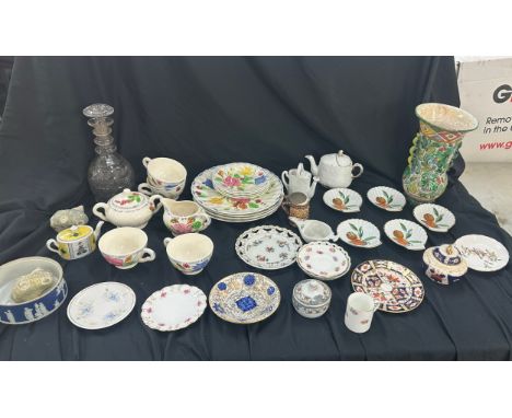 Selection of collectable items includes Royal Crown Derby Imari 6inch plate, Royal Worcester Evesham shell dishes, vases, tea