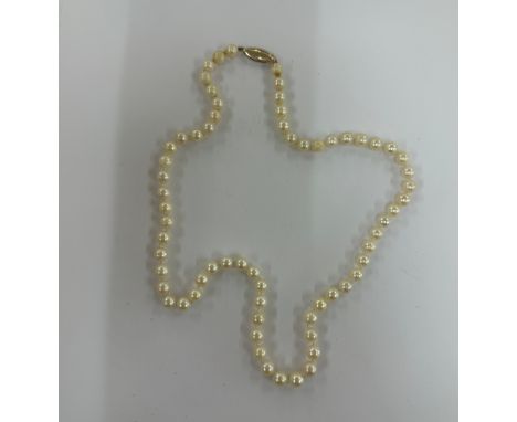 14ct gold clasp Pearl necklace