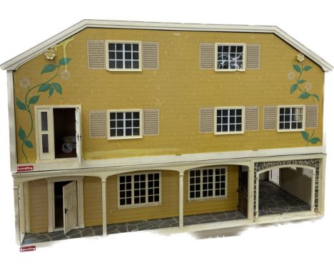 Lundby of Sweden dolls house, untested lighting, approximate measurements: Height 22 inches, Width 34.5 inches, Depth 15 inch