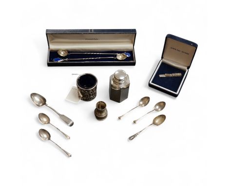 A small group of collectable silver including a pair of modern 925 and lapis lazuli set cocktail stirring spoons, an Edwardia