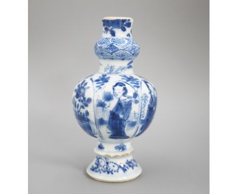 A Chinese Kangxi blue and white garlic neck vase, rim reduced 11cm