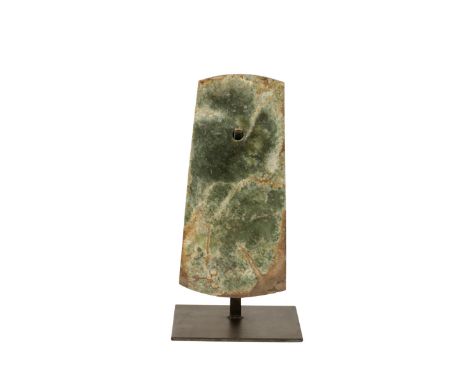 A MONUMENTAL CHINESE JADE CEREMONIAL BLADE, NEOLITHIC STYLE OF THE LONGSHAN OR ERLITOU CULTURES, the slightly flared rectangu