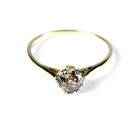 18ct gold and solitaire champagne diamond ring (Q.5)