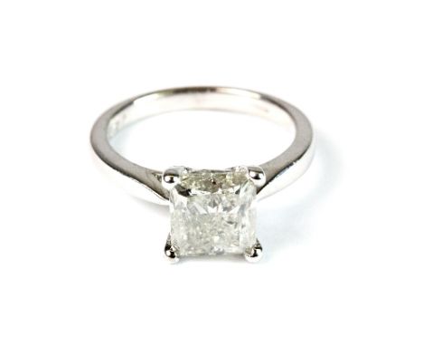 18ct gold ring set with a large (over 3ct) princess cut diamond (N). Est. £2500 - 3000