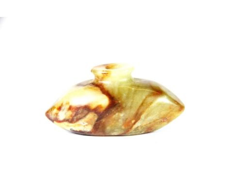 A mixed colour jade/hardstone snuff bottle (3.2 x 7cm)
