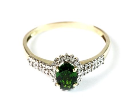 9ct gold green diopside and diamond cluster ring (W)