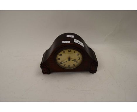 SMALL EARLY 20TH CENTURY OAK CASED MANTEL CLOCK