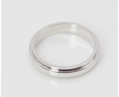 Bandring, PIAGET, Modell "Possession". 750/000 WG, 7,2 g. Kanneliert gearbeitet. Neuwertig. Gem. PIAGET und num. D43992 und m