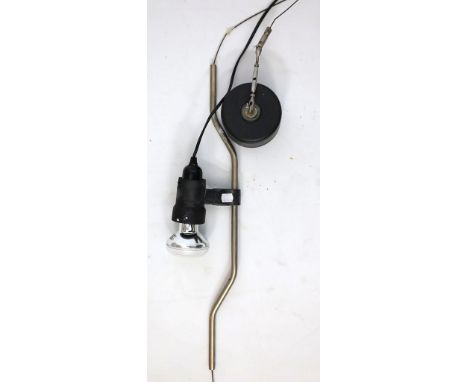Castiglioni, Achille (1918 Mailand 2002) Einspannleuchte "Parentesi", einflammig. Schwarzer Kunststoffkorpus, Metall (teils v