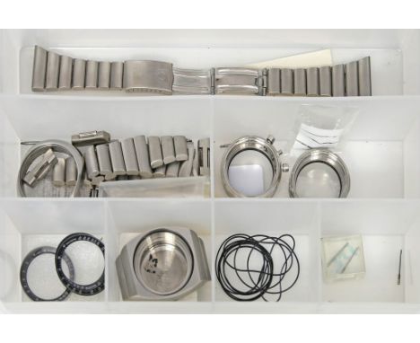 Konvolut Ersatzteile für OMEGA Speedmaster 125. Dabei Zifferblatt NOS, komplettes Gehäuse mit Anstößen, komplettes Armband, z