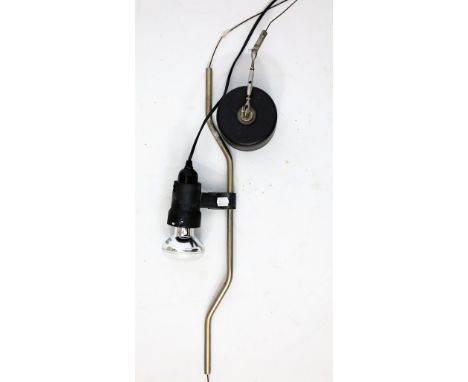 Castiglioni, Achille (1918 Mailand 2002) Einspannleuchte "Parentesi", einflammig. Schwarzer Kunststoffkorpus, Metall (teils v