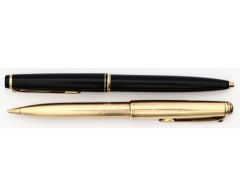Zwei Kugelschreiber, Montblanc. Modell "715", vergoldet und "No. 28", schwarzer Chinalack. Gebrauchsspuren. Montblanc.