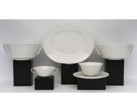 Petri, Trude und Schütz, Siegmund Zwei Schüsseln (1x best.), ovale Platte, Schüssel mit Untertasse und Suppentasse. Wandung j
