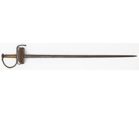 Rapier. Zweischneidige Eisenklinge (gem. "ES" mit Krone und Sonne), am Ansatz mit geätztem Dekor. Gefäß mit Holzgriff, Eisen.
