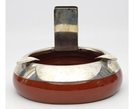 Ascher mit Silbermontage, Cadinen. Majolika. Ziegelroter Scherben mit 800/000 Silbermonatge von Hermann Behrnd, Dresden. Präg