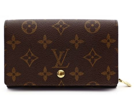 Portemonnaie, Louis Vuitton. Monogram Canvas, goldfarbene Hardware, gem. "LOUIS VUITTON und LV". Knopfverschluss. Innenmateri
