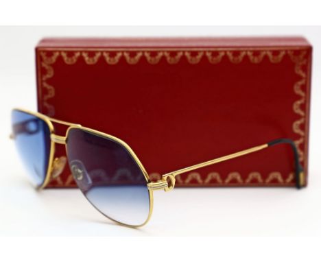 Herren-Sonnenbrille "Le must de Cartier". Vergoldetes Vollrandmodell in Aviator-Form. Blaue Gläser mit l. Sehstärke. L. Gebra