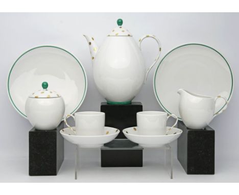 Petri, Trude Kaffeedejeuner "Urbino", neunteilig. Goldenes Kaffeebohnendekor und teils grüne Staffage. Sonderedition "99 Jahr