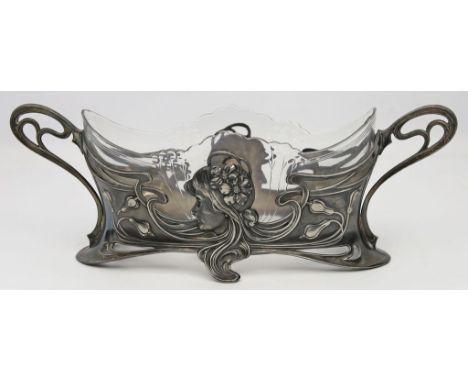 Ovale Jugendstil-Schale, WMF. Britannia, versilbert (teils l. berieben). Schiffchenförmig mit durchbrochen gearbeiteter, flor