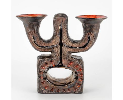 Elisabeth VANDEWEGHE (XX-XXI) An abstract candlestick for 2 candles, marked Perignem. (8 x 24 x 21 cm)