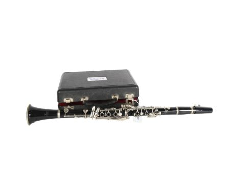 SELMER (USA) - a 5-section clarinet in hardshell case 