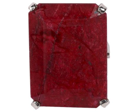 A large 76ct ruby dress ring, size P 