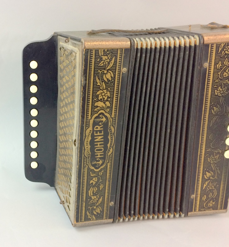 Hohner 10 button squeeze box