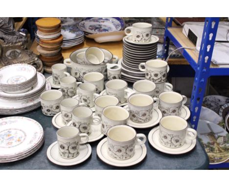 A PART HORNSEA POTTERY 'CORNROSE' DINNER SERVICE TO INCLUDE PLATES, A SERVING DISH, CREAM JUG, SUGAR BOWL, COFFEE AND TEA CUP