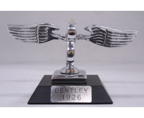 A CHROME BENTLEY "B" ON A STAND (1926)