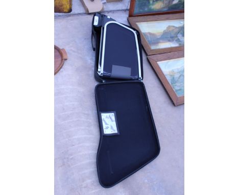 AN AS NEW FOLDING BENTLEY CAR PARCEL SHELF/GUARD WITH CARRY CASE