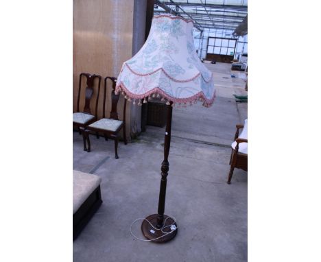 A MID 20TH CENTURY STANDARD LAMP AND SHADE