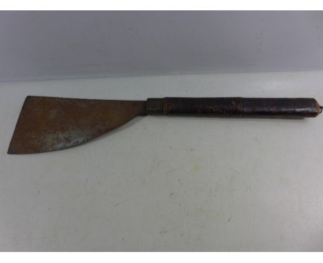 AN ANTIQUE BURMESE NAGA HEADHUNTERS DAO AXE LENGTH 55CM