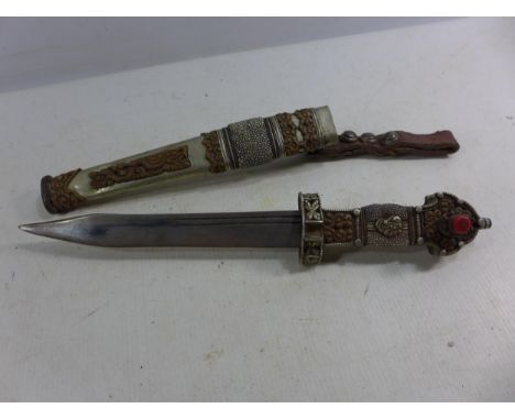 A VINTAGE TIBETAN RITUAL KNIFE AND SCABBARD, 19CM BLDE, LENGTH 34CM