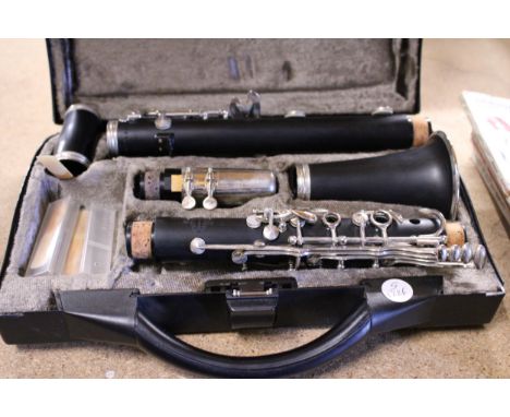 A BUFFET CRAMPON PARIS CLARINET IN ORIGINAL HARD CASE